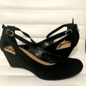 American Rag ~ Women’s wedge shoe